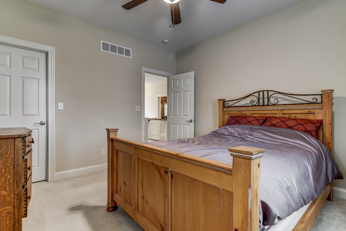 1424 Lake Pointe Court Springfield, IL 62712 - Photo 26 of 50