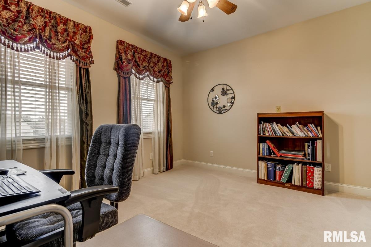 1424 Lake Pointe Court Springfield, IL 62712 - Photo 29 of 50