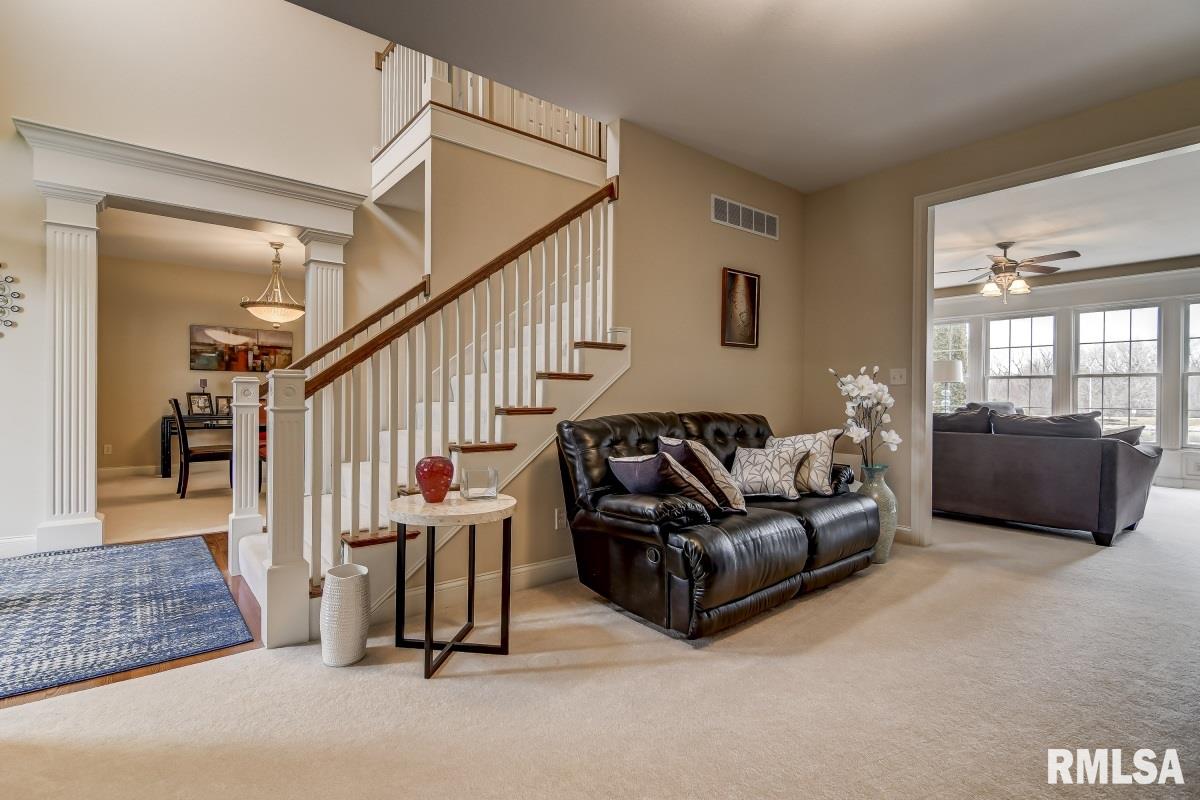 1424 Lake Pointe Court Springfield, IL 62712 - Photo 3 of 50