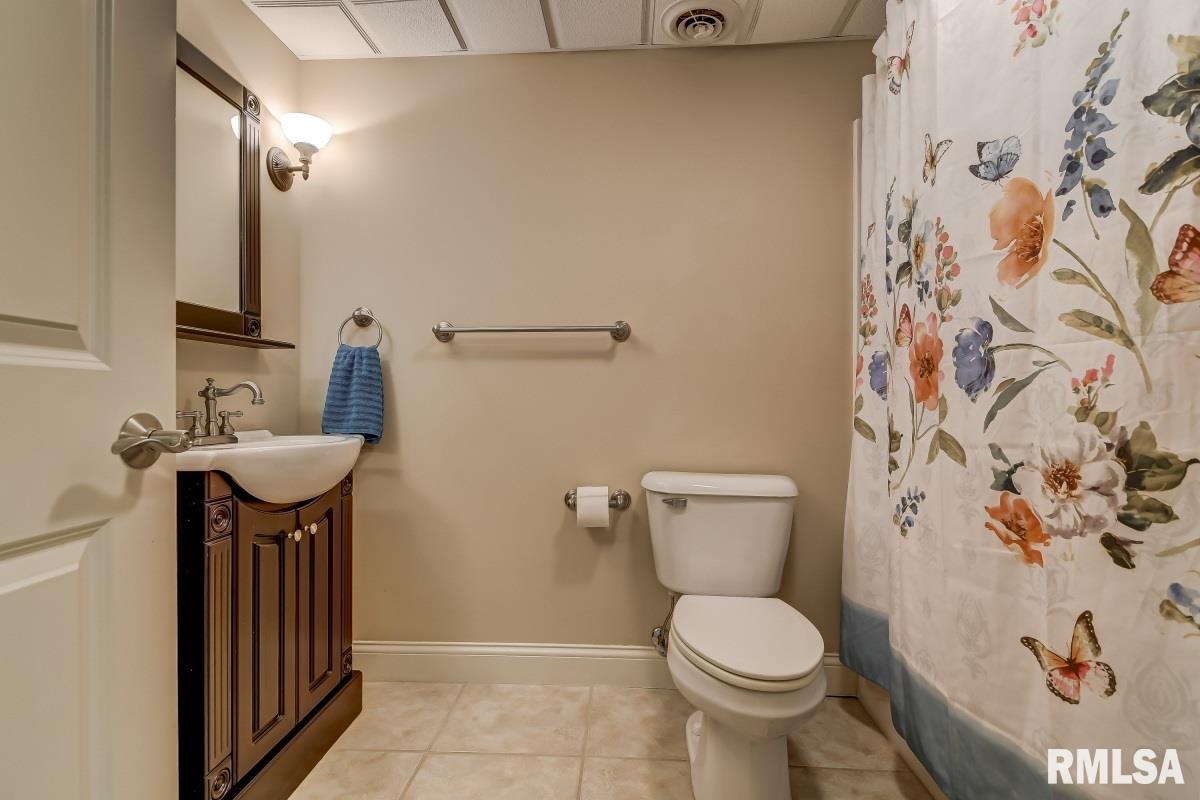 1424 Lake Pointe Court Springfield, IL 62712 - Photo 33 of 50