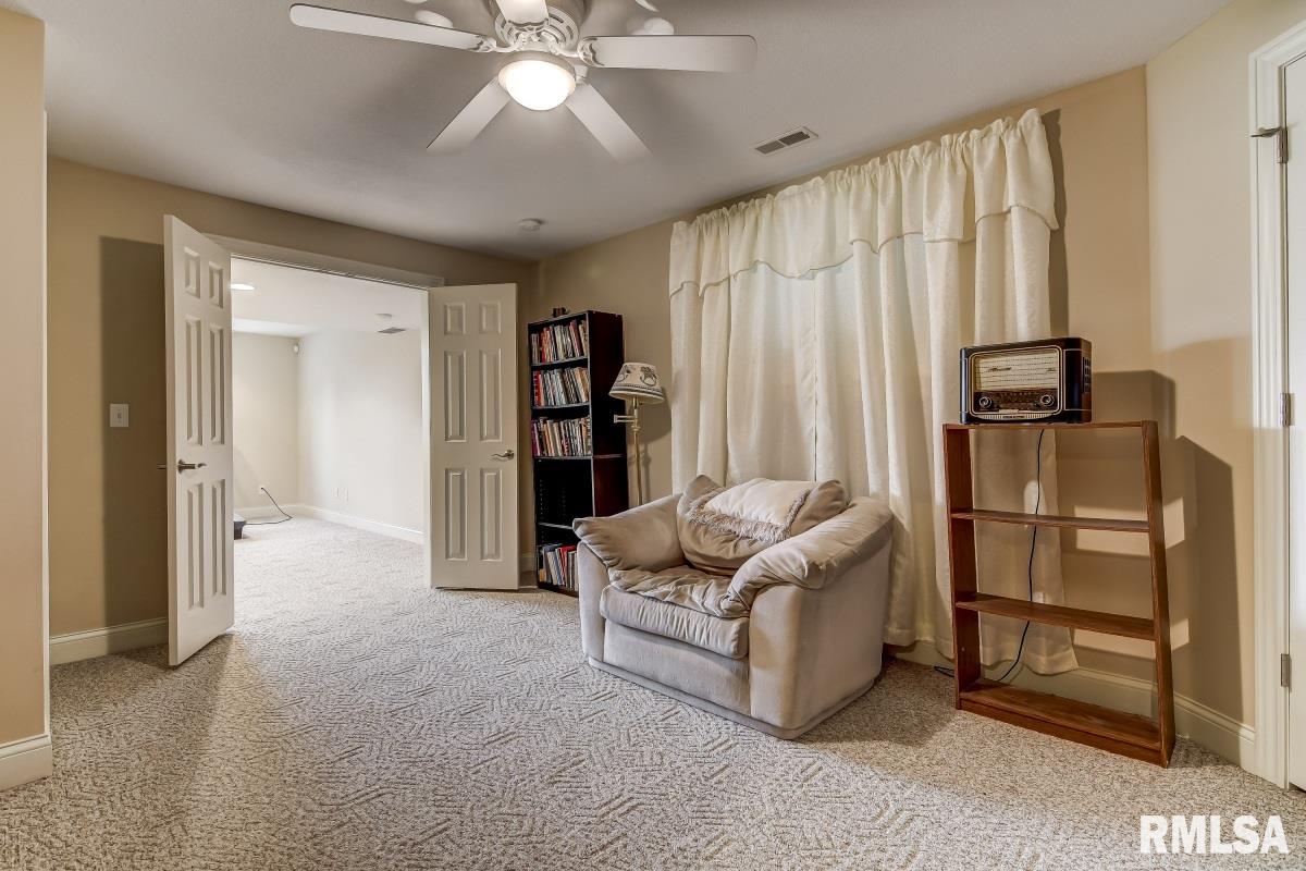 1424 Lake Pointe Court Springfield, IL 62712 - Photo 34 of 50