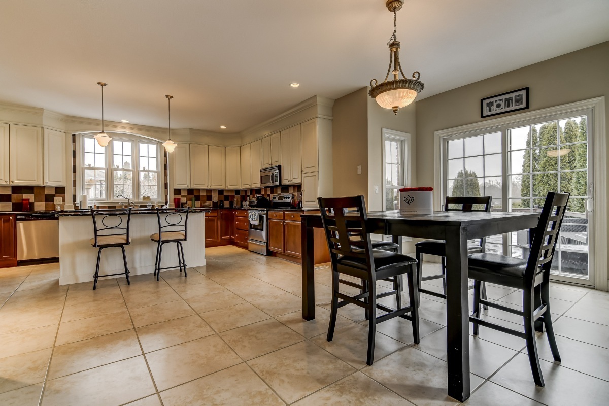 1424 Lake Pointe Court Springfield, IL 62712 - Photo 6 of 50