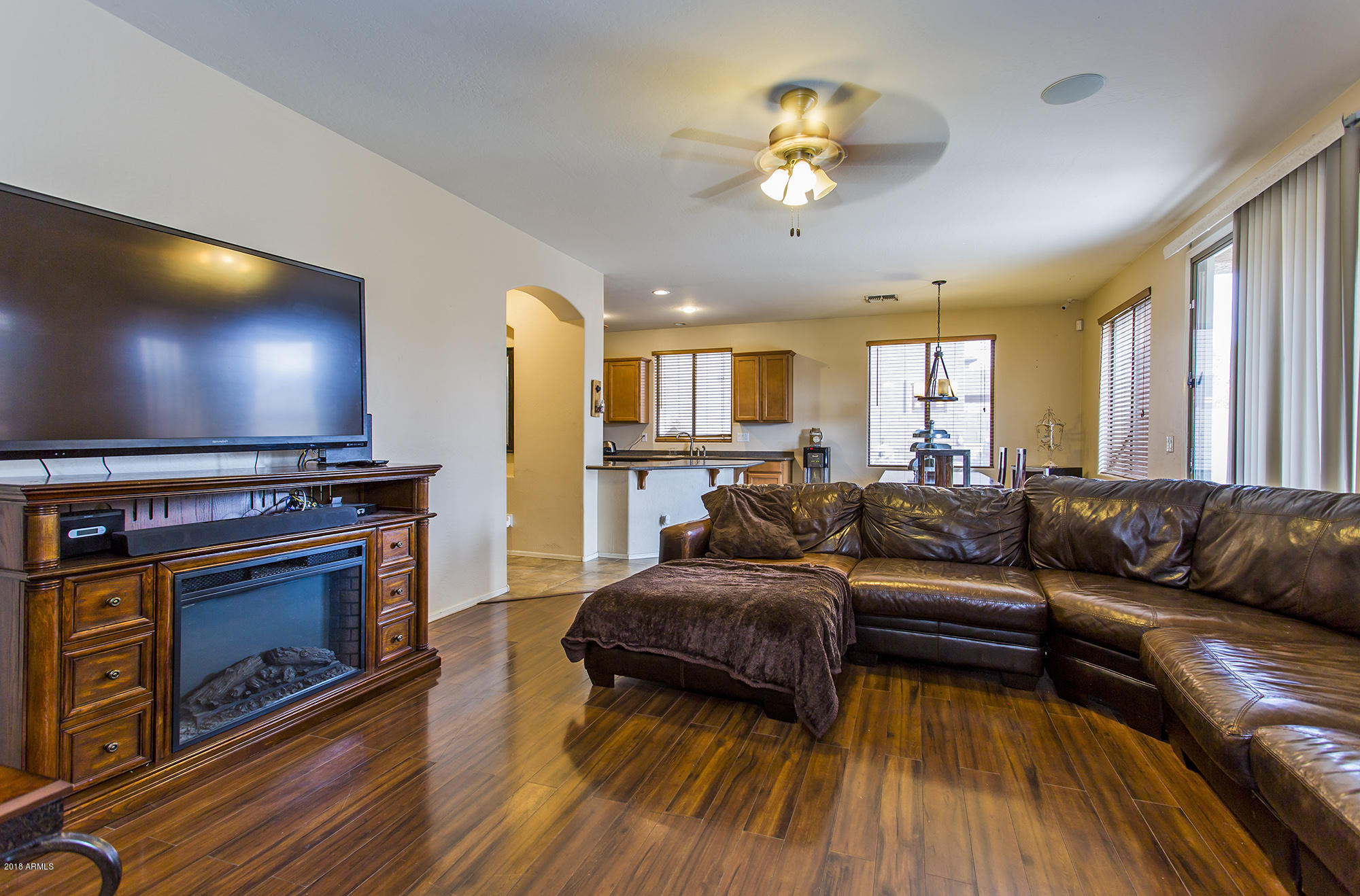 6513 West Harwell Road Laveen, AZ 85339 - Photo 12 of 29 Living room