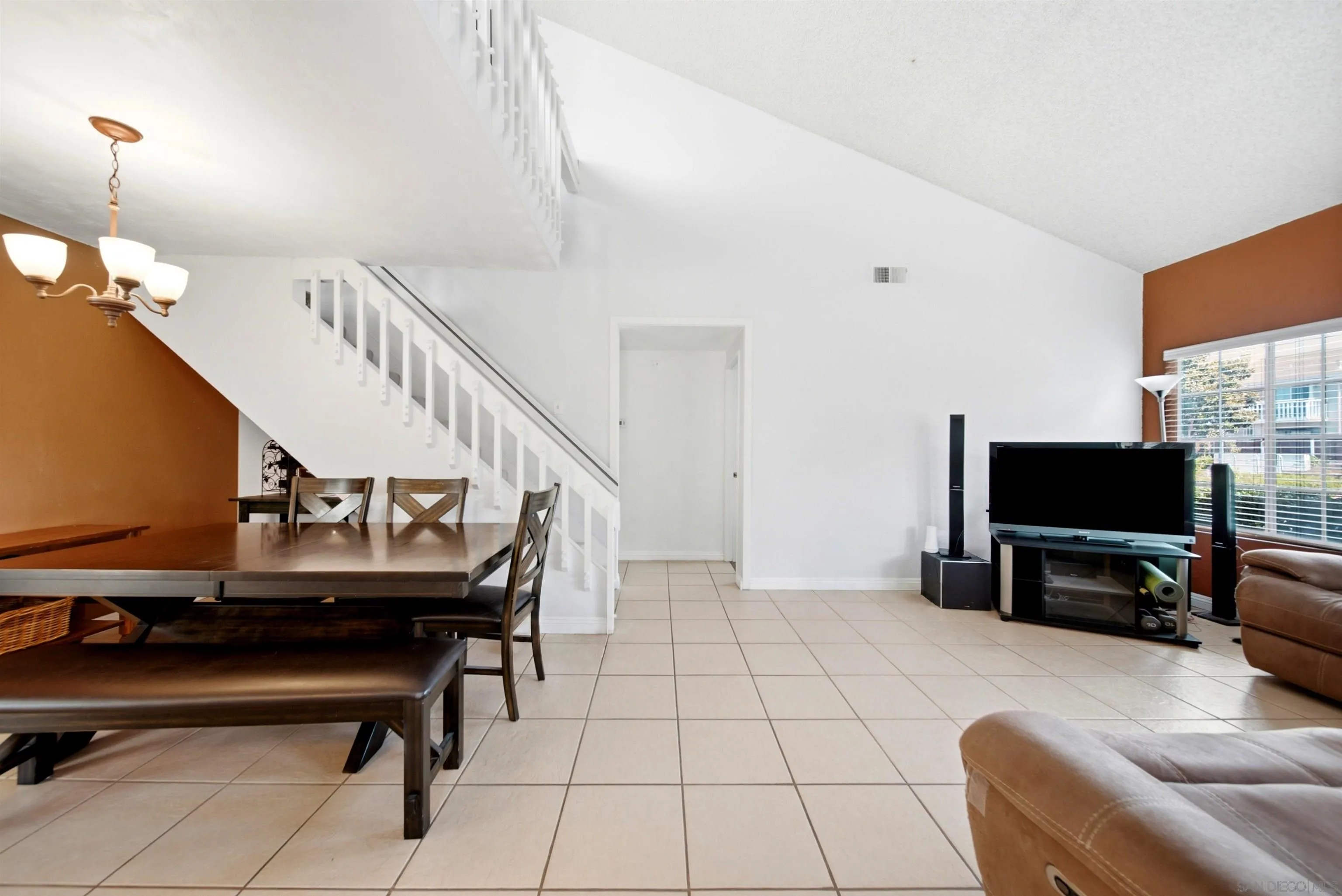261 Riverview Way Oceanside, CA 92057 - Photo 5 of 30