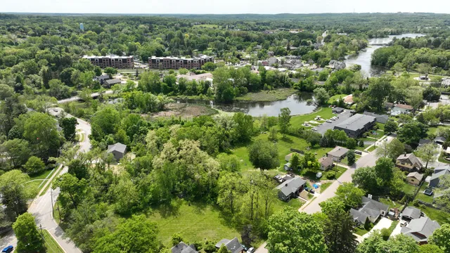 $99,000 | 144 River Drive, Unit D, Milford, MI 48381