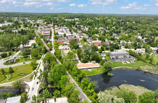 $87,500 | 144 River Drive, Unit D, Milford, MI 48381