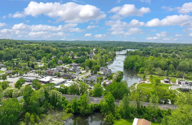 $99,000 | 144 River Drive, Unit D, Milford, MI 48381