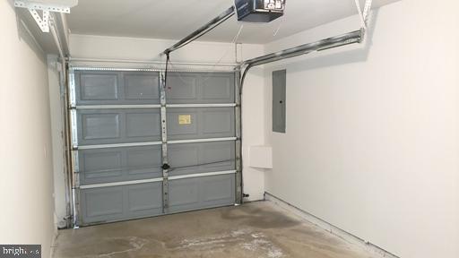 4 Bridle Path Wilmington, DE 19808 - Photo 3 of 14 a view of an empty walk in closet