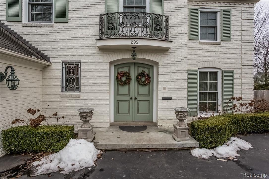 295 Washington Road Grosse Pointe, MI 48230 - Photo 3 of 60 003-Front_Entrance-2337924-large.jpg