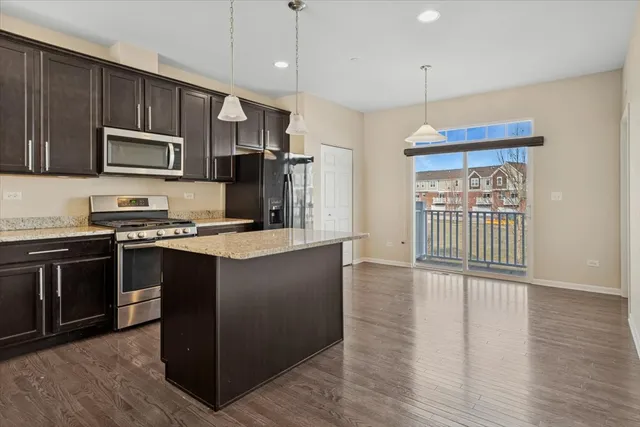 $2,900 | 2942 Madison Drive, Naperville, IL 60564