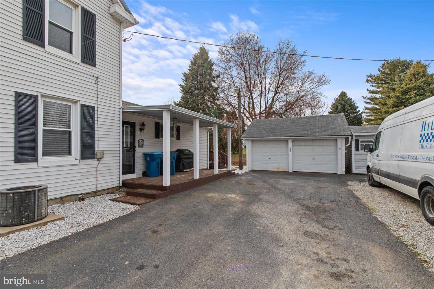110 Colebrook Road Elizabethtown, PA 17022 - Photo 3 of 39 Gallery Image 3