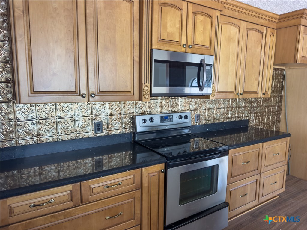 27 Schaefer Road Victoria, TX 77905 - Photo 18 of 48