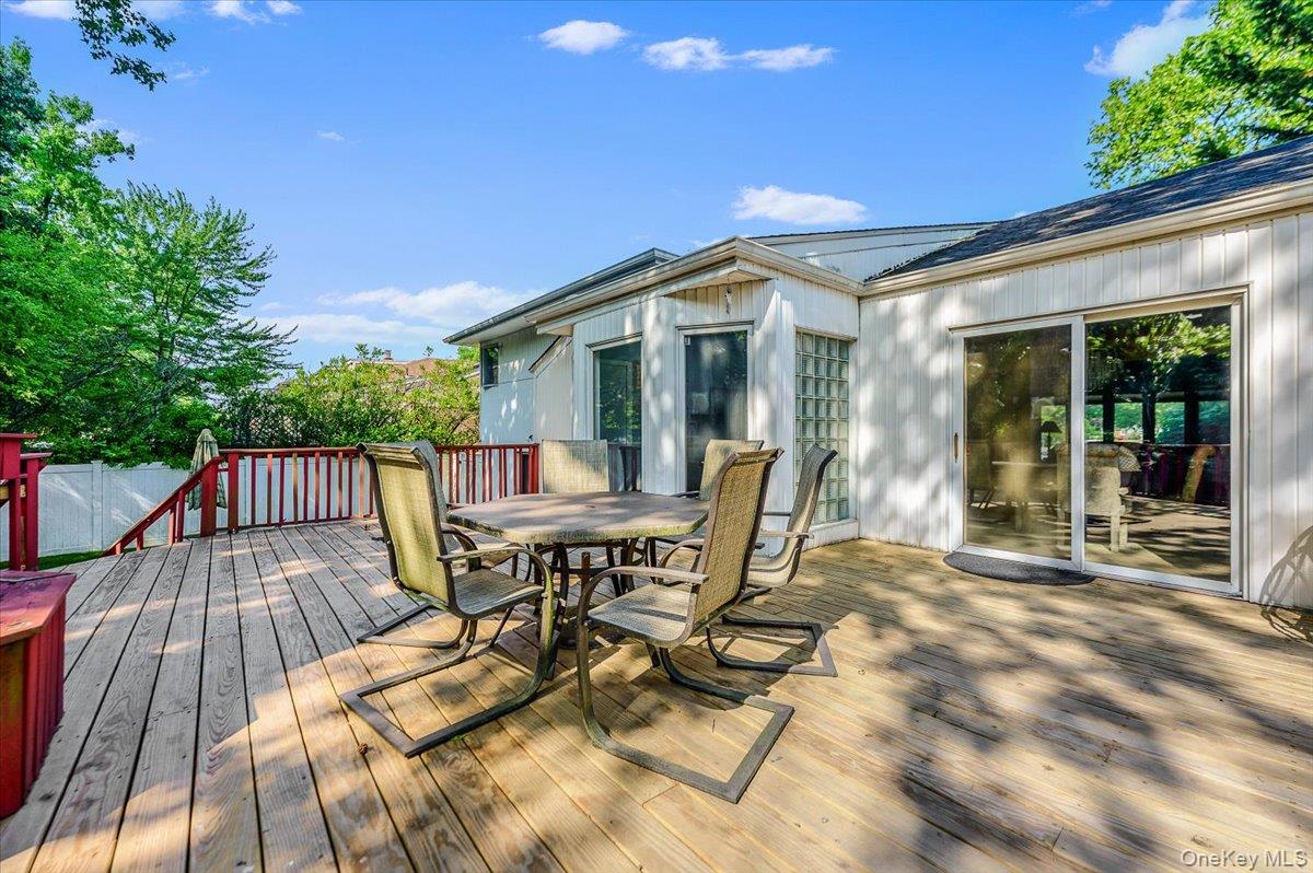 239 Hungry Harbor Road Valley Stream, NY 11581 - Photo 23 of 29