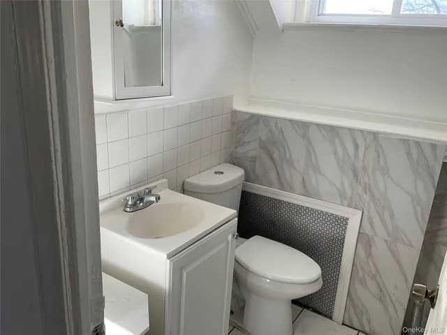 $1,800 | 173-18 143rd Road | Rochdale