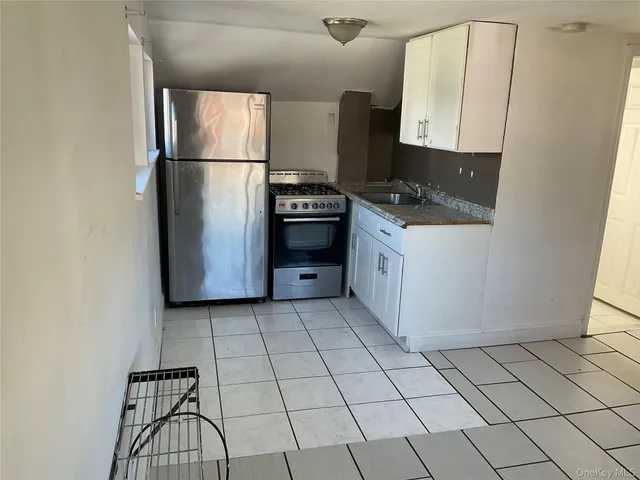 $1,800 | 173-18 143rd Road | Rochdale