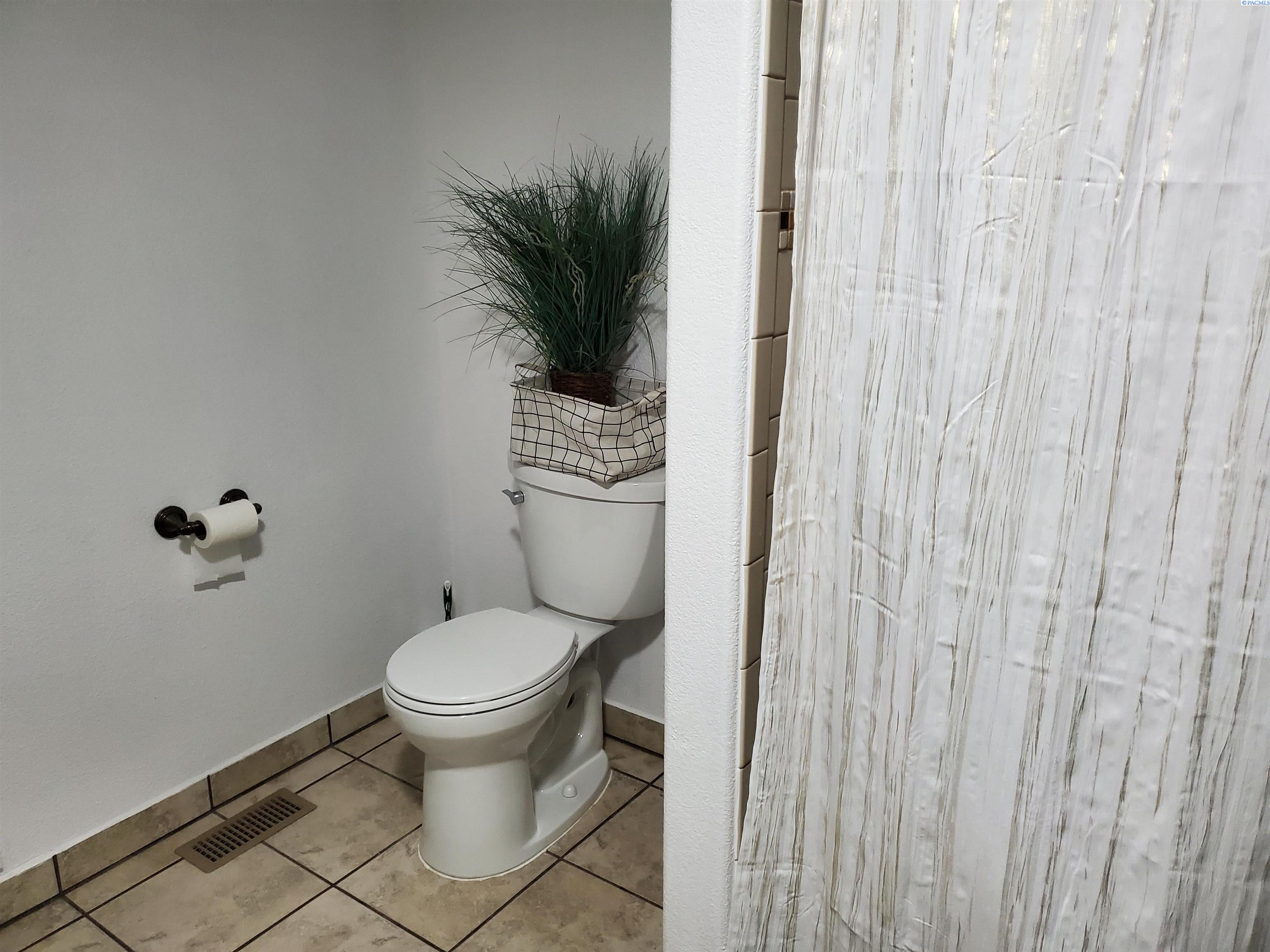 171702 Olsen Road Grandview, WA 98930 - Photo 15 of 32 Gallery Image 15