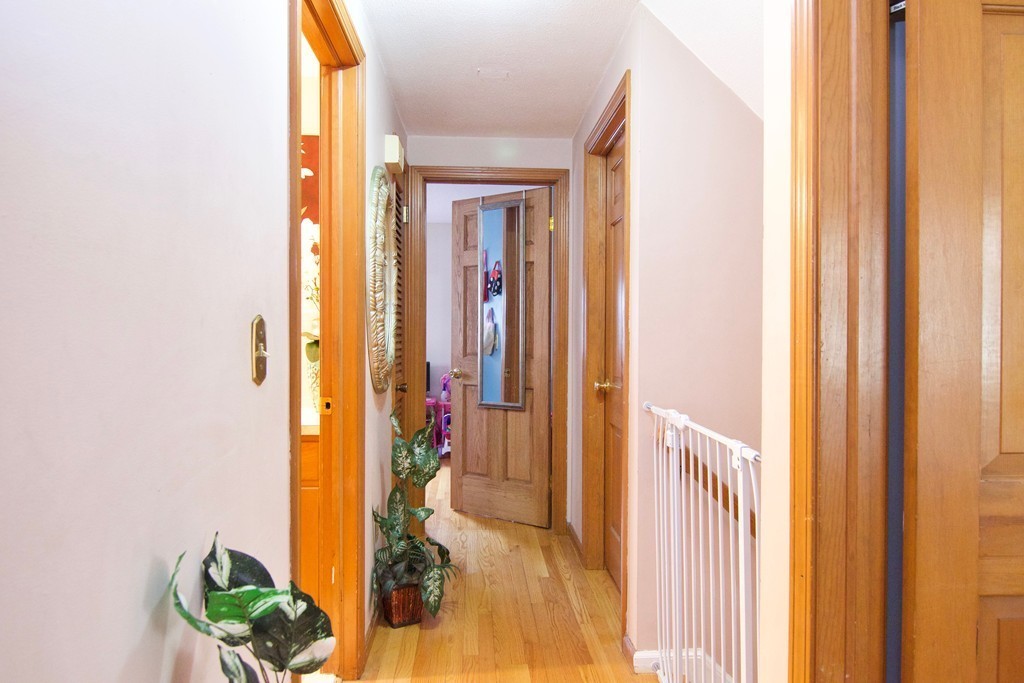125 Clement Street Springfield, MA 01118 - Photo 24 of 30