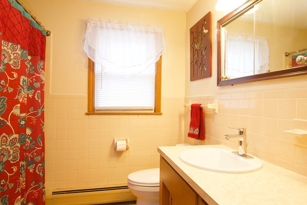 125 Clement Street Springfield, MA 01118 - Photo 28 of 30