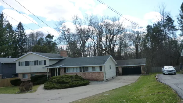 $399,900 | 4704 Burton Street Southeast, Grand Rapids, MI 49546