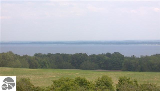 12586 Center Road Traverse City, MI 49686 - Photo 7 of 17 1789608-6.JPG