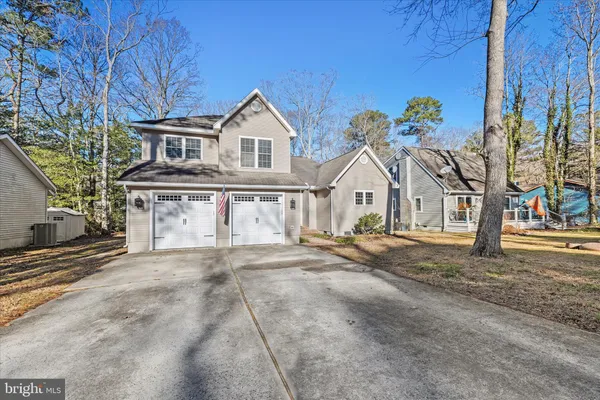 a view of house with a outdoor space