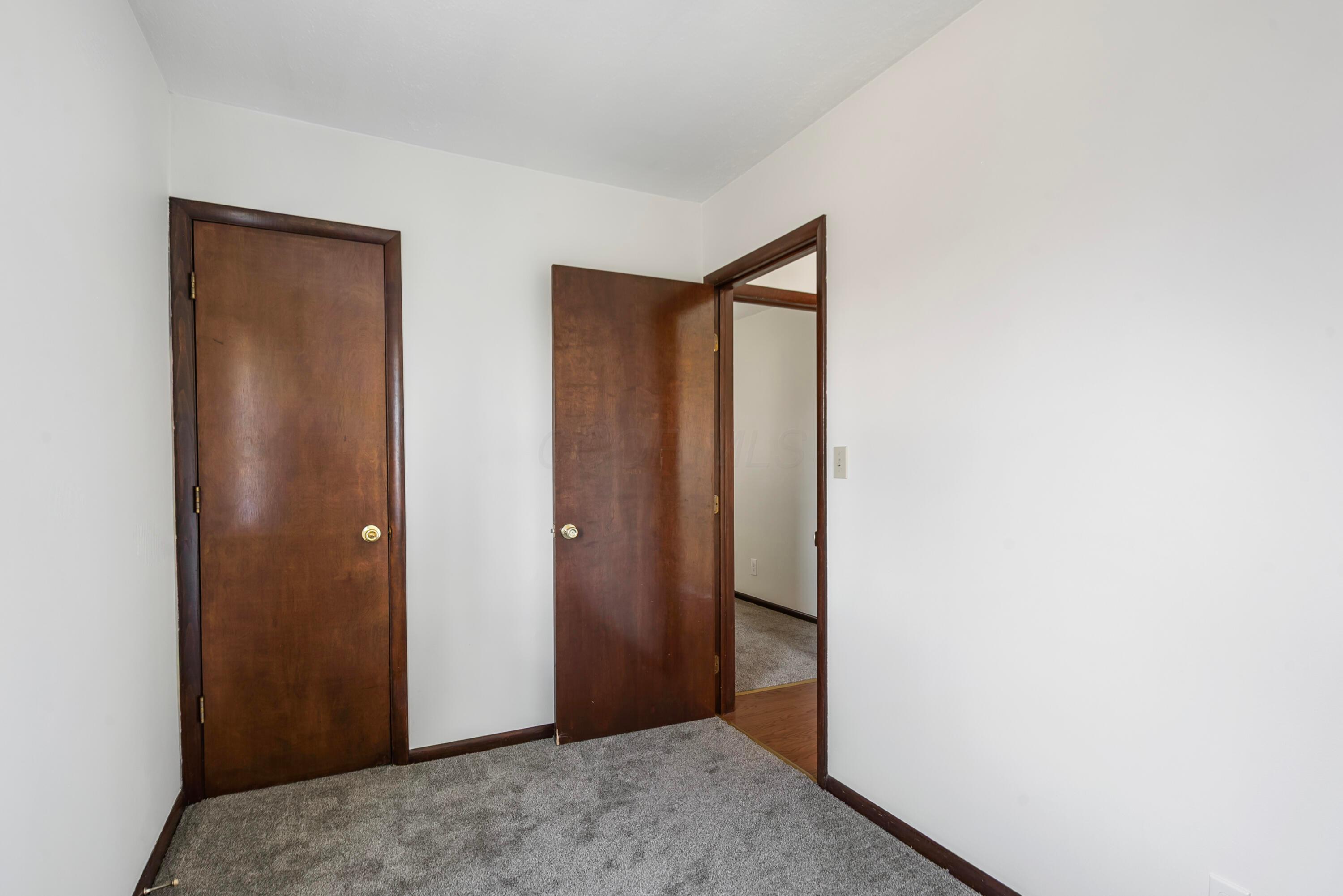 2291 East Howard Road Obetz, OH 43207 - Photo 13 of 43 Bedroom #2