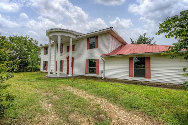 $2,100 | 11959 Highway 11, Cumby, TX 75433