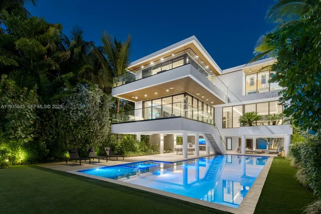 $200,000 | 40 West Rivo Alto Drive, Miami Beach, FL 33139