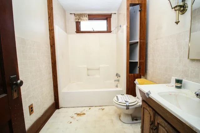 $195,000 | 303 Spring Street, Constantine, MI 49042