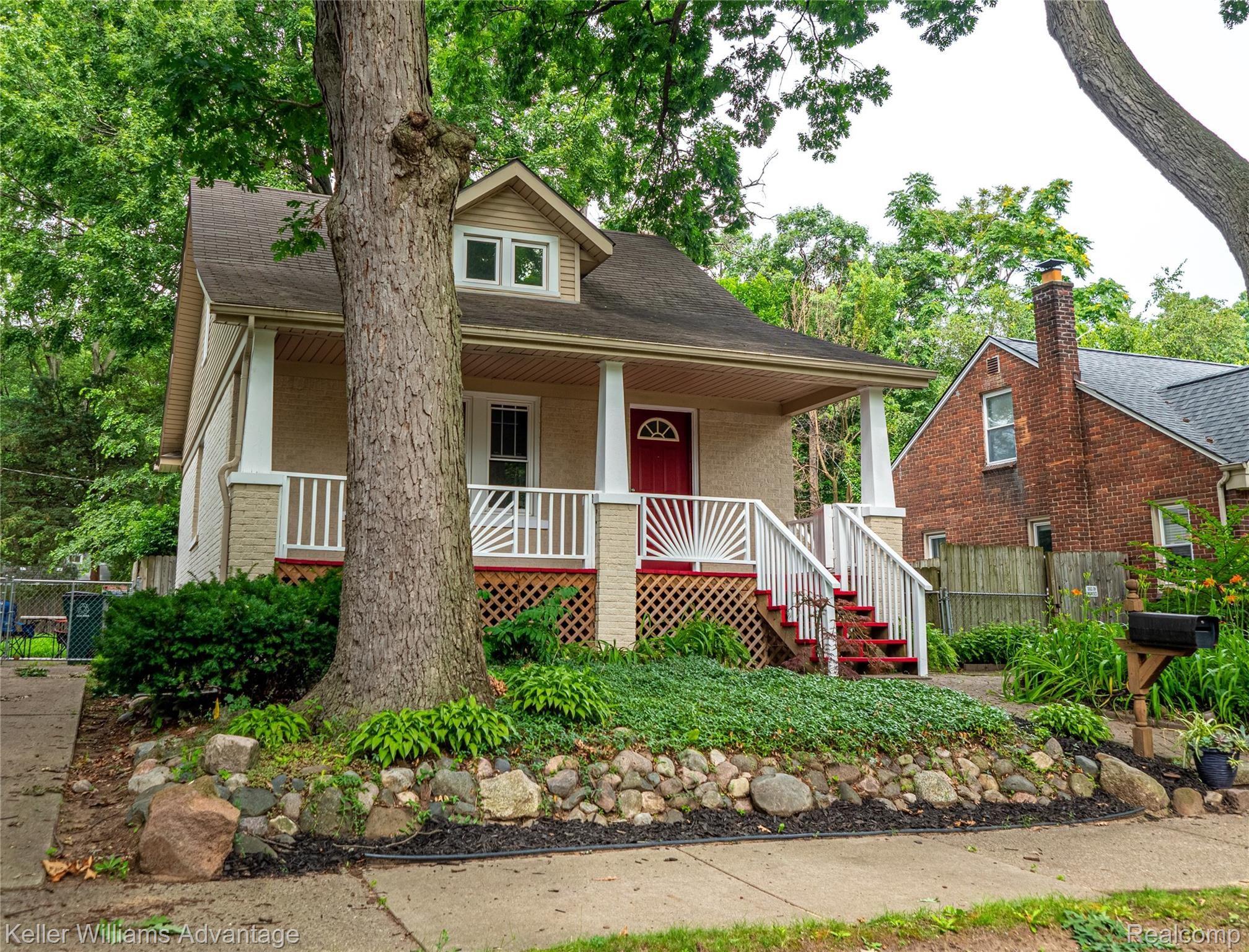 667 Stratford Road Ferndale, MI 48220 - Photo 22 of 23 P1688015-HDR.jpg