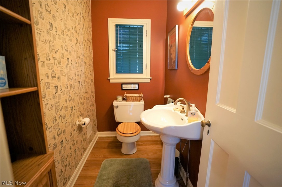 15915 Chadbourne Road Cleveland, OH 44120 - Photo 16 of 35