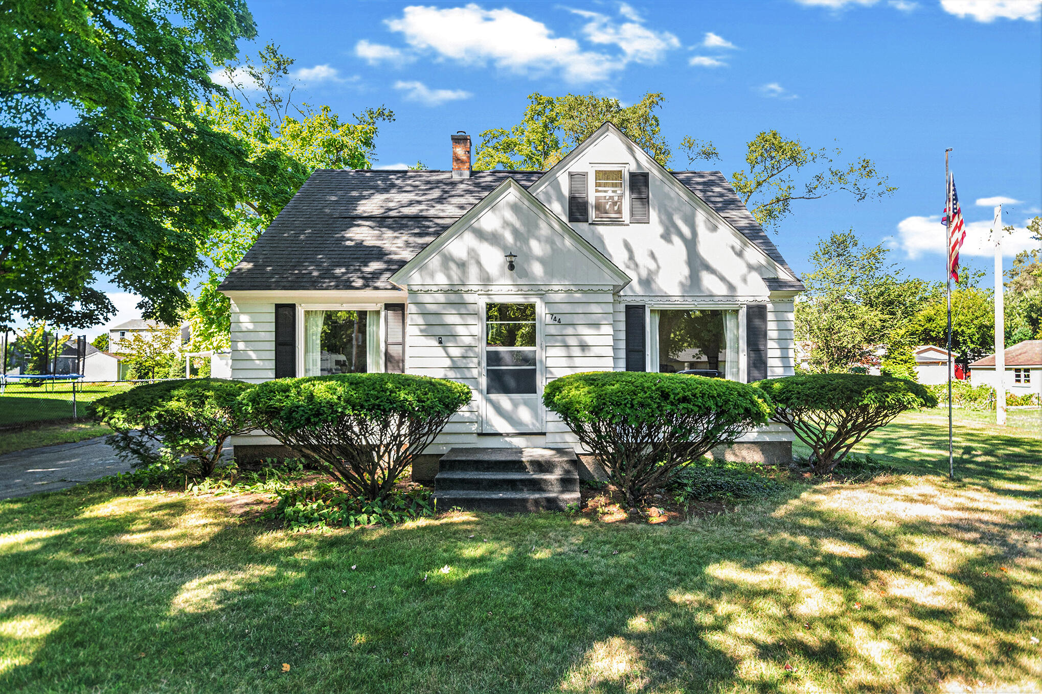 744 Lugers Road Holland, MI 49423 - Photo 1 of 19 Lugers front 3
