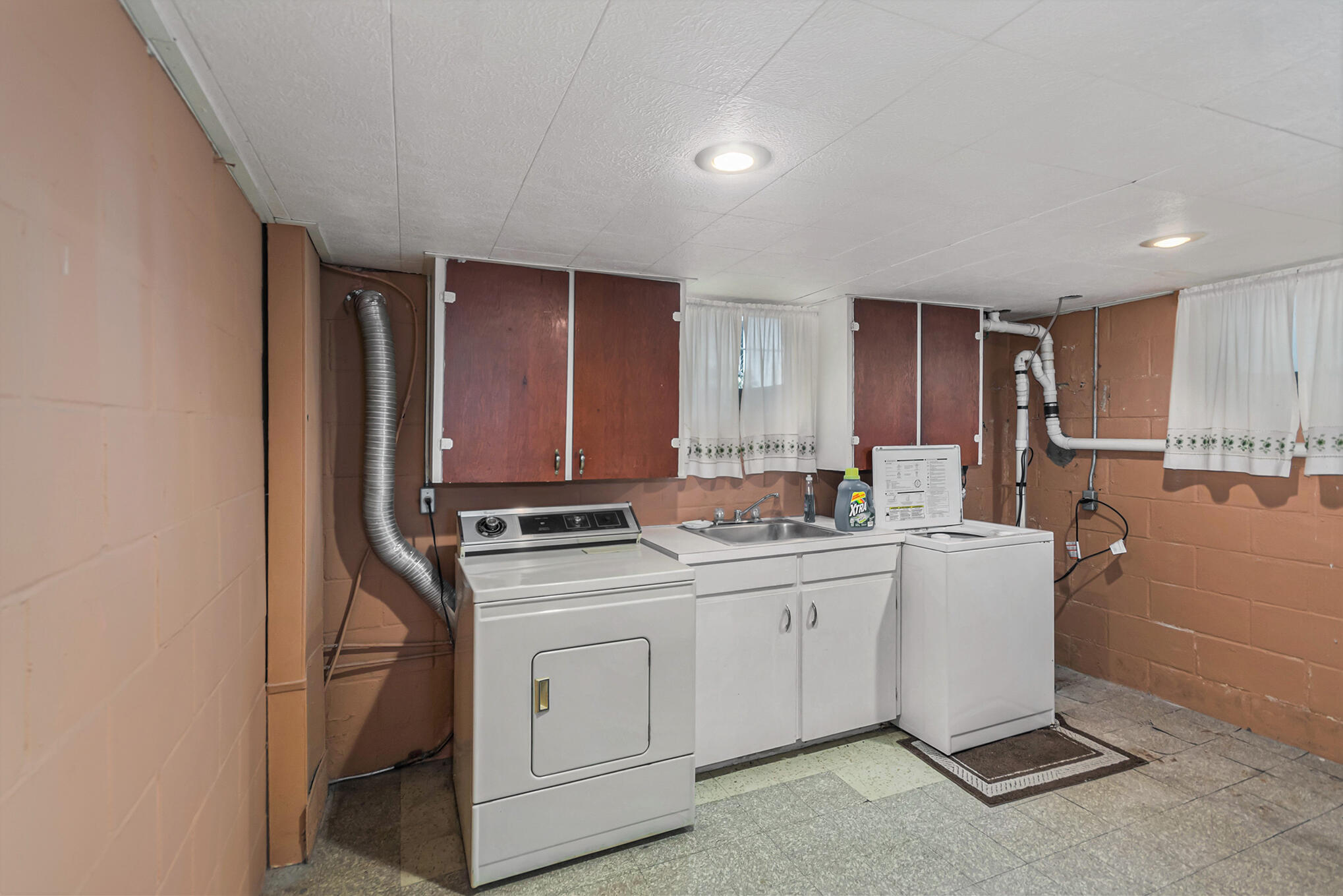 744 Lugers Road Holland, MI 49423 - Photo 16 of 19 Lugers basement basement 2