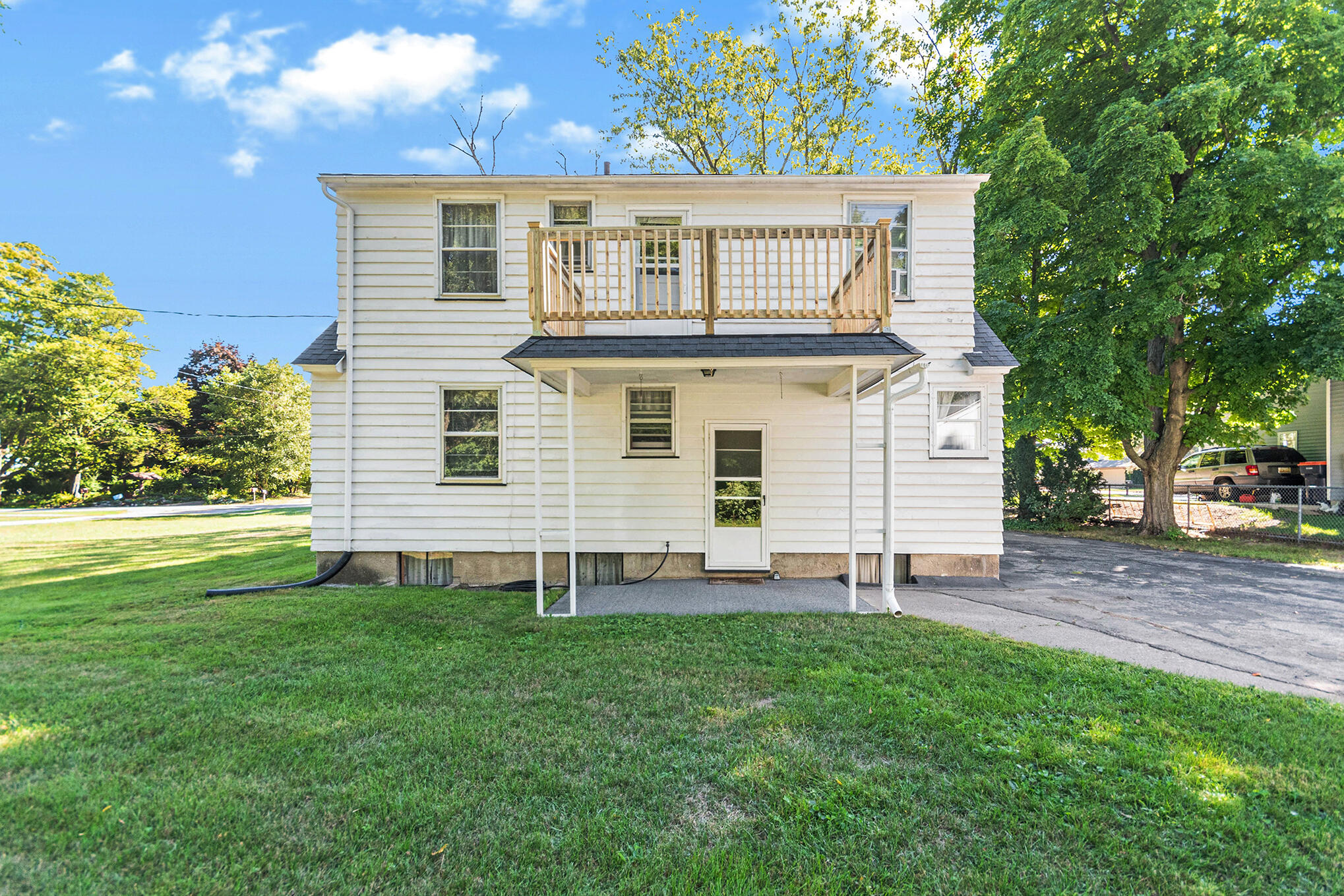 744 Lugers Road Holland, MI 49423 - Photo 17 of 19 Lugers back
