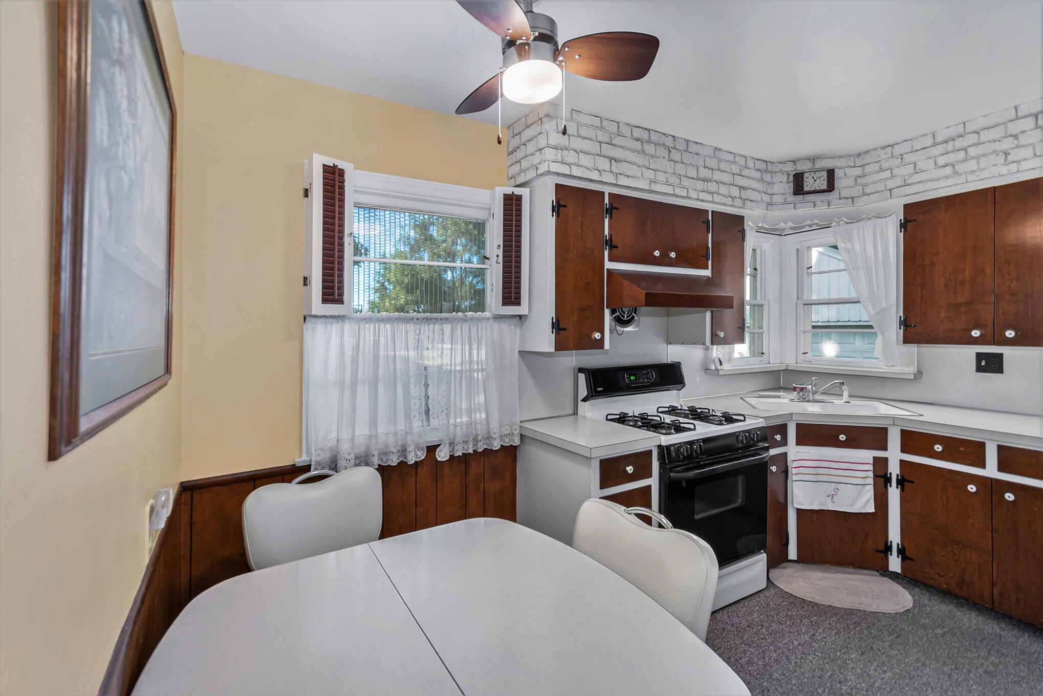 744 Lugers Road Holland, MI 49423 - Photo 4 of 19 Lugers kitchen