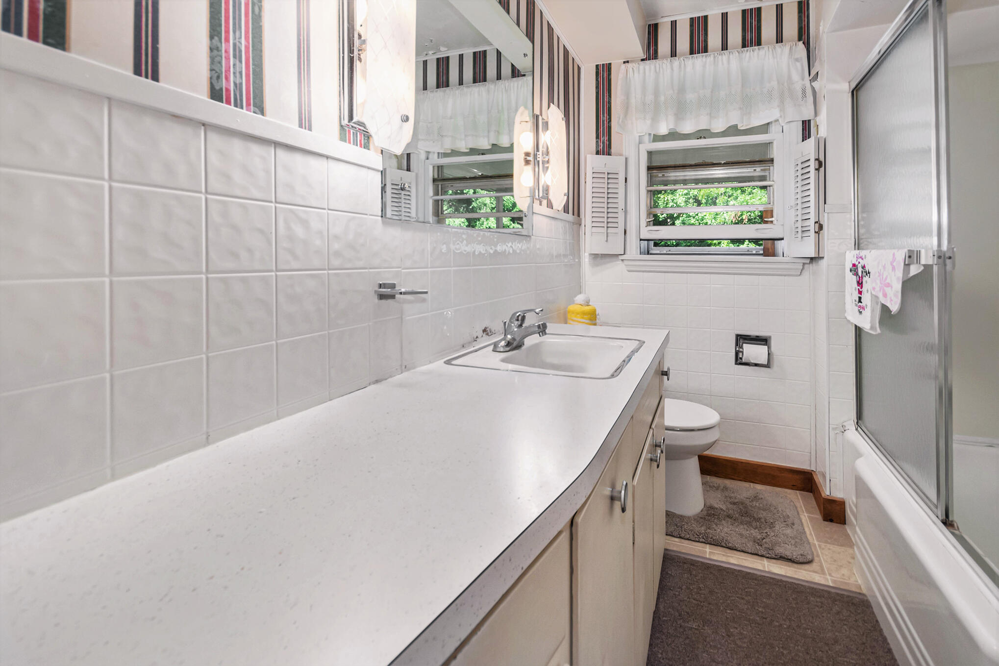 744 Lugers Road Holland, MI 49423 - Photo 10 of 19 Lugers bath