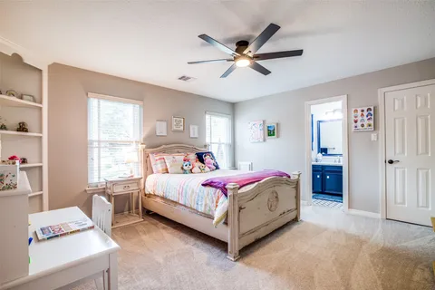 $5,000 | 7 Deer Lake Court, The Woodlands, TX 77381