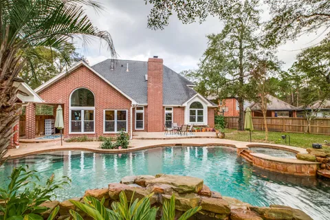 $5,000 | 7 Deer Lake Court, The Woodlands, TX 77381
