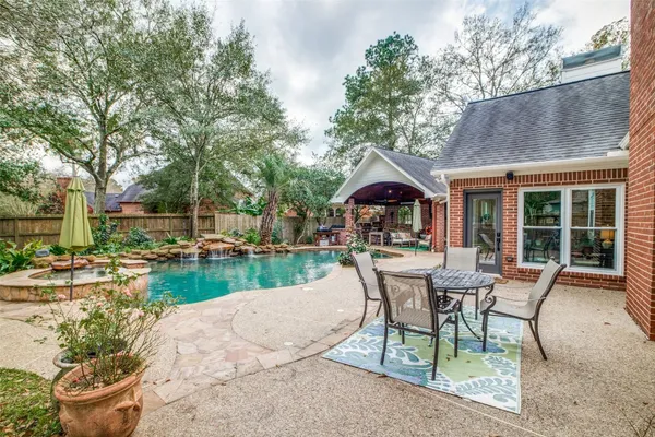 $5,000 | 7 Deer Lake Court, The Woodlands, TX 77381