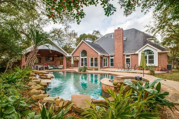 $5,000 | 7 Deer Lake Court, The Woodlands, TX 77381