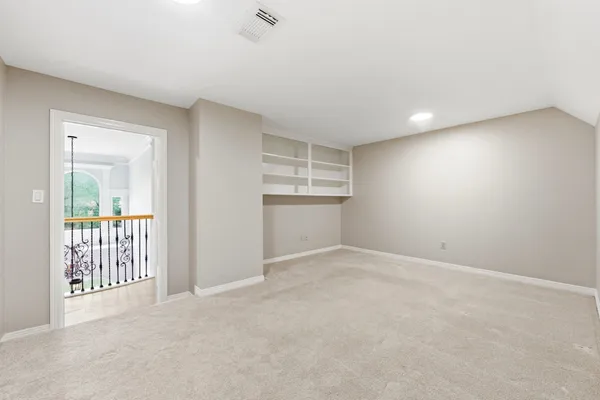 $5,000 | 7 Deer Lake Court, The Woodlands, TX 77381