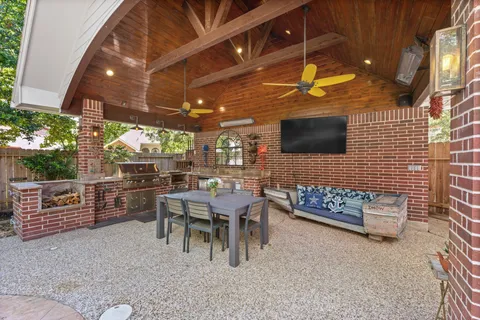 $5,000 | 7 Deer Lake Court, The Woodlands, TX 77381