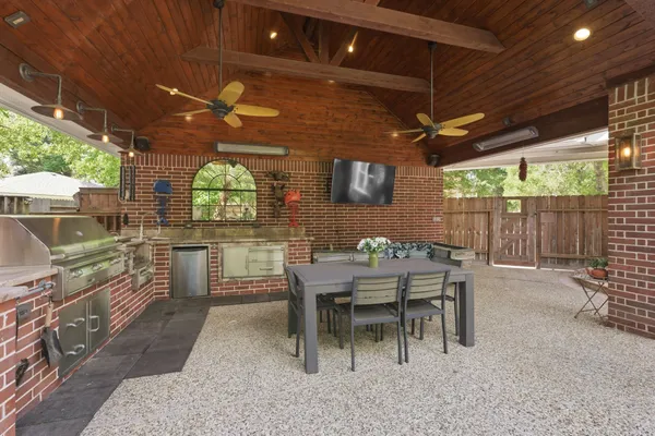 $5,000 | 7 Deer Lake Court, The Woodlands, TX 77381