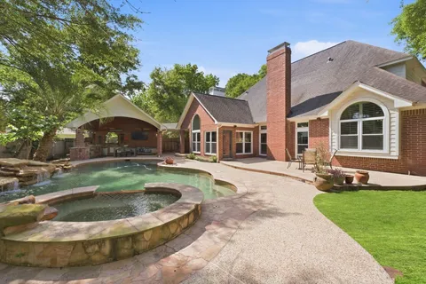 $5,000 | 7 Deer Lake Court, The Woodlands, TX 77381