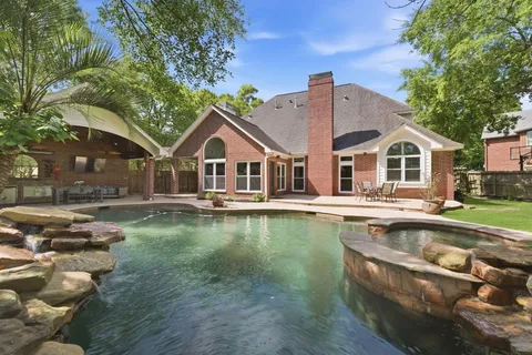 $5,000 | 7 Deer Lake Court, The Woodlands, TX 77381