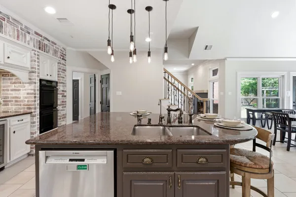 $5,000 | 7 Deer Lake Court, The Woodlands, TX 77381