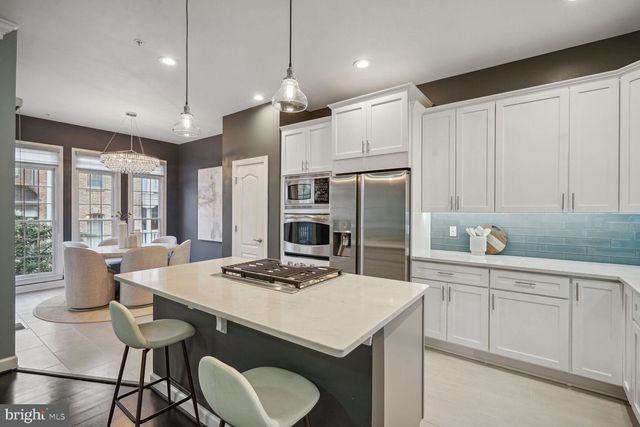 $1,160,000 | 7753 Legere Court, Unit 44, McLean, VA 22102