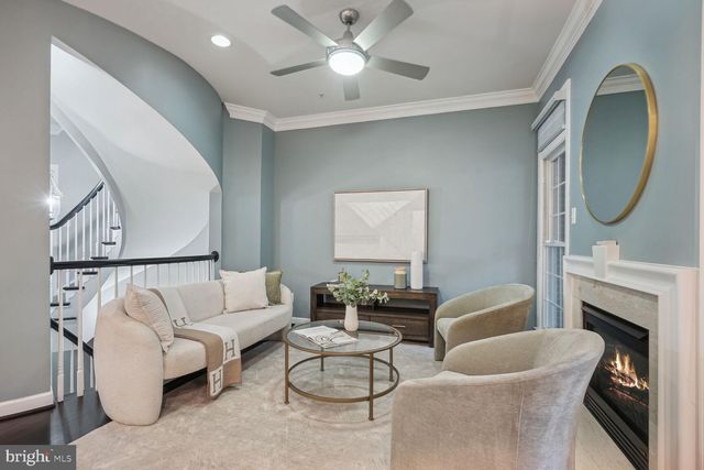 $1,160,000 | 7753 Legere Court, Unit 44, McLean, VA 22102