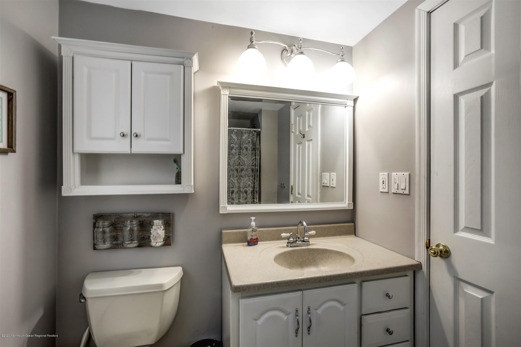 209 Woodcrest Road Oakhurst, NJ 07755 - Photo 17 of 21 17-Bathroom