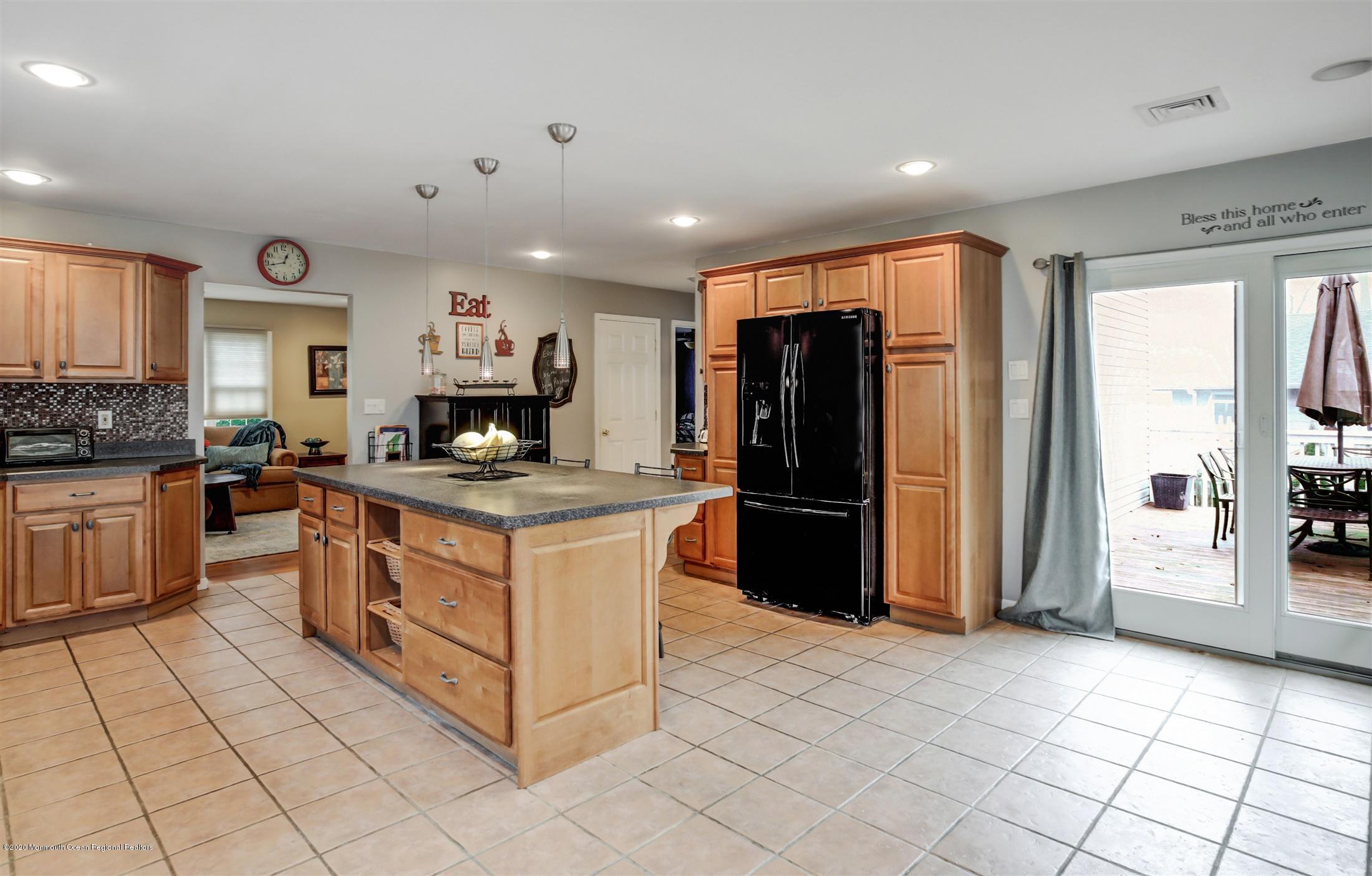209 Woodcrest Road Oakhurst, NJ 07755 - Photo 6 of 21 06-Kitchen
